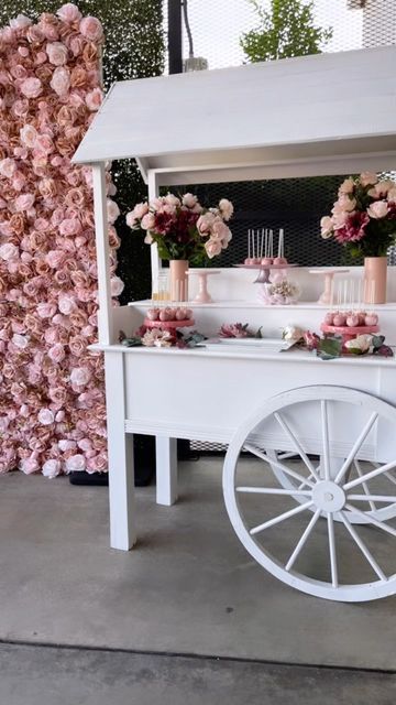 Wedding Dessert Cart, Cake Pop Wall, Candy Cart Decoration, Baby Shower Cart, Dessert Cart Ideas, Baby In Bloom Sweet Table, Baby In Bloom Dessert Table, Floral Dessert Table, Baby Shower Sweets Table