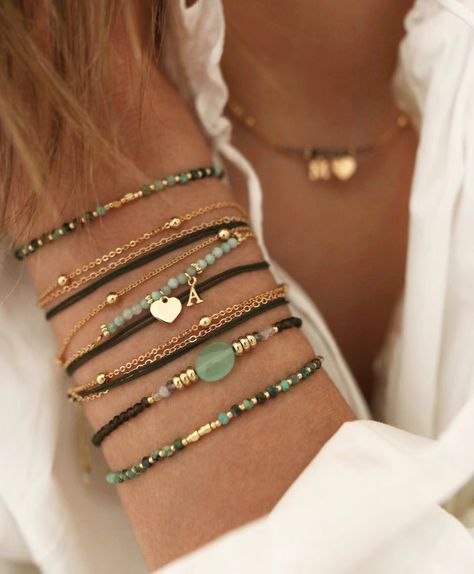 Aestethic Bracelets, Bracelet 2024 Trend, Neutral Bracelet Ideas, Trendy Beaded Bracelets 2023, 2023 Beaded Jewelry Trends, 2024 Bracelet Trends, Trending Jewelry 2023 Handmade, Neutral Beaded Bracelets, Beeds Jewelery Ideas