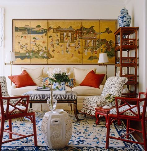 The Decorated Home: Living with Style and Joy Chinese Living Room, Chinese Style Living Room, Asian Interior, Chinoiserie Decorating, Asian Homes, Asian Home Decor, Design Salon, Coastal Living Rooms, Asian Design