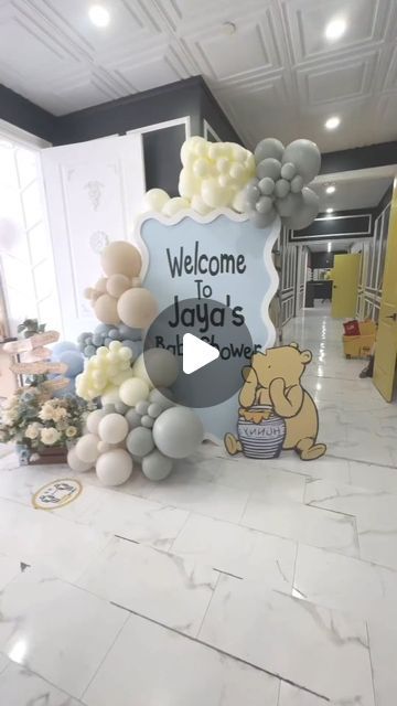 Pooh Bear Baby Shower Cake, Winnie The Pooh Baby Shower Cake, Winnie The Pooh Memes, Winnie The Pooh Decor, Baby Shower Balloon Arch, Winnie The Pooh Cake, Baby Shower Guest, Table Set Up, Pooh Bear