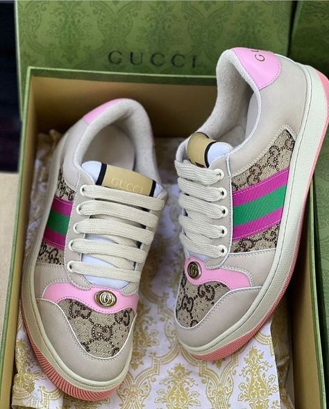 Platform Sneakers Outfit, Tenis Gucci, Magic Shoes, Purse Outfit, Tennis Top, Gucci Shoes Sneakers, Fashion Shoes Heels, Fancy Shoes, Burberry Shoes