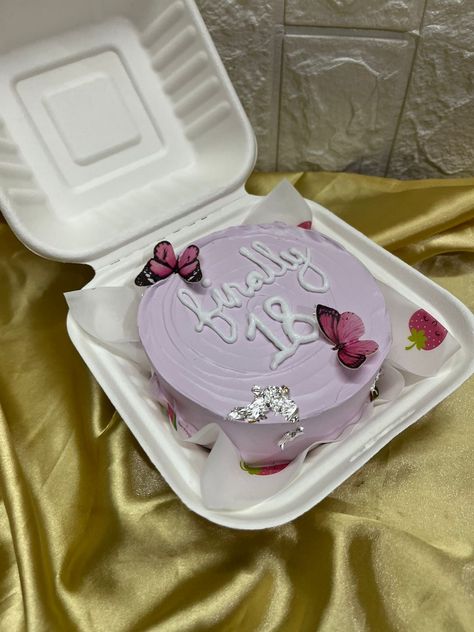 Bento Cake 18th Birthday, Bento Cake For Best Friend, Birthday Bento, Best Friend Cake, Bento Box Cake, Baking For Friends, Happy Birthday Captions, Small Birthday Cakes, Tiffin Box