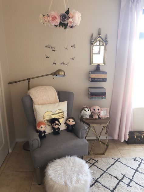 Harry Potter Girly Nursery @janethm02 Girly Harry Potter Nursery, Girlie Harry Potter Room, Baby Girl Harry Potter Nursery, Girly Harry Potter Room, Girl Harry Potter Nursery, Harry Potter Bedroom Ideas For Girls Diy, Harry Potter Girls Room, Harry Potter Girls Bedroom, Harry Potter Nursery Girl