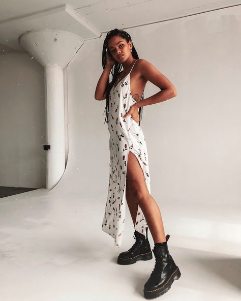 Our love for maxi's are real ♡ Motel Hime Maxi Slip Dress Cream Floral paired with our Dr. Martens Jadon Boots Black Polished || Tap to… Dress With Doc Martens, Dress Doc Martens, Cold Festival Outfit, Maxi Dress Outfit Fall, Doc Martens Outfits, Dress Outfit Fall, Maxi Dress Outfit, Indie Grunge, Dress Cream