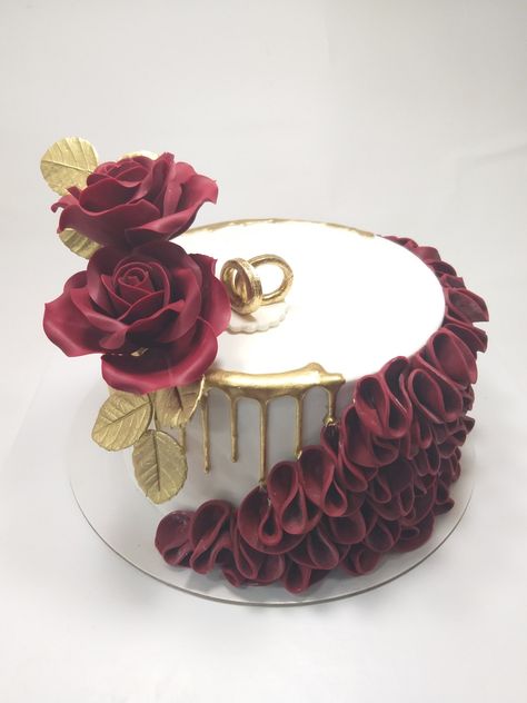 Red Rose Cake Design Birthday, Cake Designs Rose, Red Rose Cake Design, Engagement Cake Designs, Red Birthday Cake, Red Rose Cake, Burgundy And Gold Wedding, Rose Cake Design, Color Palette Wedding