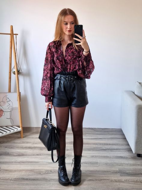 Non transparente ( à porter avec des sous vêtements couleur chaire ) Motifs fleurie Coupe oversize Manche ballon Boutonnée Outfit Short En Cuir, Short En Cuir, Short Cuir, Avant Garde Dresses, Doc Martens Outfit, Short Noir, Leather Pants Women, Style Rock, Trendy Fall Outfits