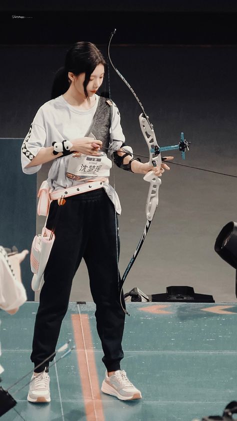 People Reference Poses, Anatomy Poses Reference, Archery Poses, Archery Aesthetic, Archery Women, Meng Yao, Sara Khan, People Reference, Anatomy Poses