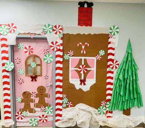 Gingerbread House School Door Decorations, Christmas Door Candyland, Door Decorations Classroom Christmas Fun, Pink Christmas Door Decorating Contest, Decorating Class Doors For Christmas, Ginger Bread Man Door Decoration, Pink Gingerbread House Classroom Door, Ginger Bread Door Decor, Gingerbread House Teacher Door