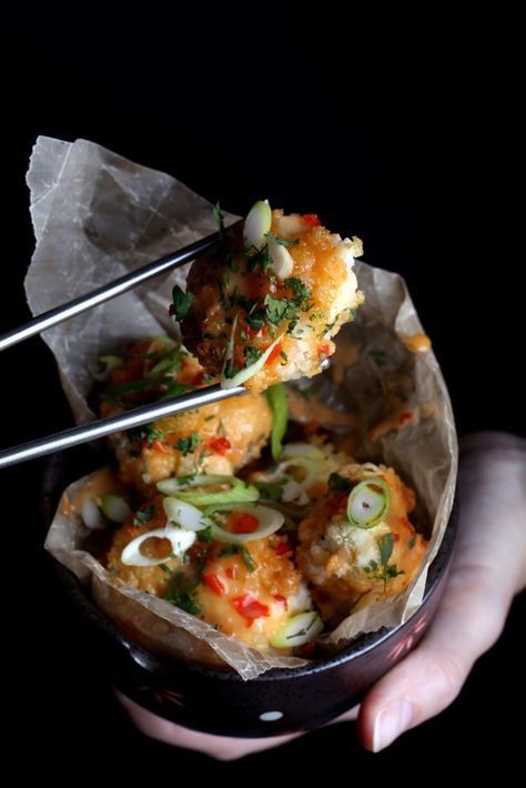 Bang Bang Caulilfower Bang Bang Cauliflower, God Mat, Idee Pasto Sano, Diet Keto, Cauliflower Recipes, Veggie Dishes, Bang Bang, Sandwich Recipes, Vegan Dishes