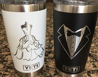 Yeti Wedding Cups, Wedding Tumblers Personalized, Bride And Groom Tumbler Ideas, Wedding Sublimation Ideas, Bride And Groom Tumblers, Wedding Tumblers Ideas, Engraved Tumbler Ideas, Bride And Groom Cups, Ideas Casamiento