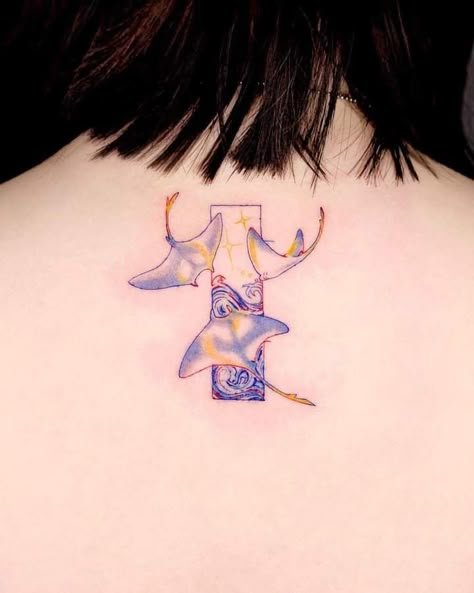 Aesthetic Stingray, Tattoo Stingray, Back Tattoo Spine, Pastel Tattoos, Ocean Life Tattoos, Purple Tattoo, Tattoo Back Tattoo, Tattoo Spine, Stingray Tattoo