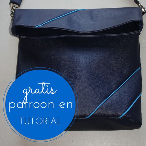 Wil jij graag een leuke handtas maken? Dan ben je aan het juiste adres! Het is een heel erg handig model. Er past veel in, je hebt verschillende compartimentjes en een binnenzakje. Hieronder kan je... Diy Bags Tutorial, Diy Clothes Bag, Leather Handbag Patterns, Celine Nano Luggage, Diy Bags Purses, Handbag Patterns, Insulated Lunch Bags, Wallet Organization, Tote Pattern