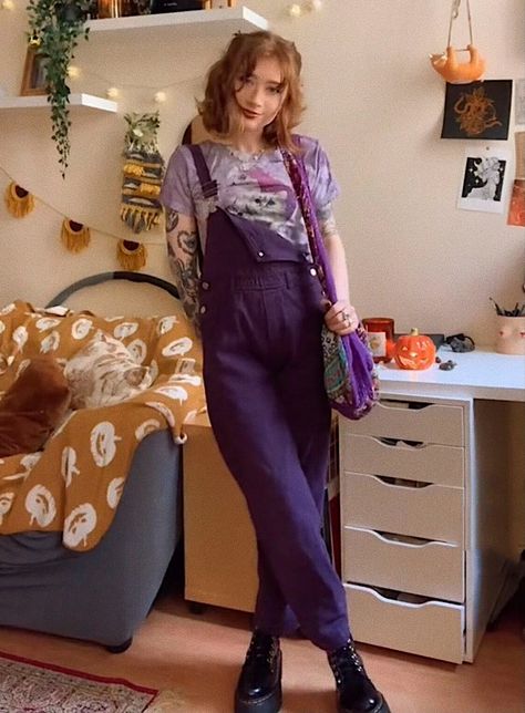 Overalls Aesthetic, Witchy Outfits, Hex Girls, Overalls Outfit, Save Outfits, Hippie Style Clothing, Witchy Fashion, Purple Pants, Purple Outfits