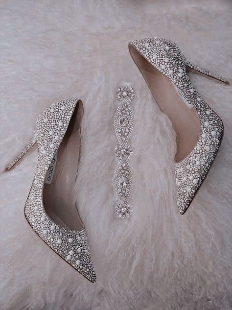 Sparkly Wedding Shoes Brides, Sparkle Wedding Shoes, Mafia Wedding, Glittery Wedding, Princess Heels, Sparkly Wedding Shoes, Silver Slippers, Glitter Fashion, Pearl Sandals