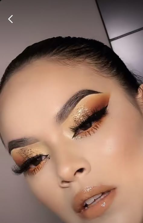 Makeup Facebook Cover Photos, November Makeup Looks, Thanksgiving Eyeshadow, Cream Makeup Look, Thanksgiving Makeup Ideas, Thanksgiving Eye Makeup, Thanksgiving Makeup, Makeup Ojos, Eye Makeup Pictures