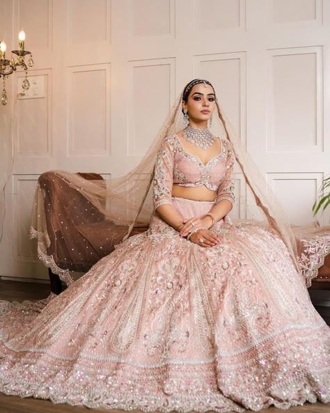 Pastel Shade Bridal Lehenga, Peach Lengha Bridal, Lehenga Tops, Baby Pink Wedding Dress, Indian Wedding Reception Outfits, Sabyasachi Lehenga Bridal, Wedding Lenghas, Baby Pink Wedding, Pink Bridal Lehenga