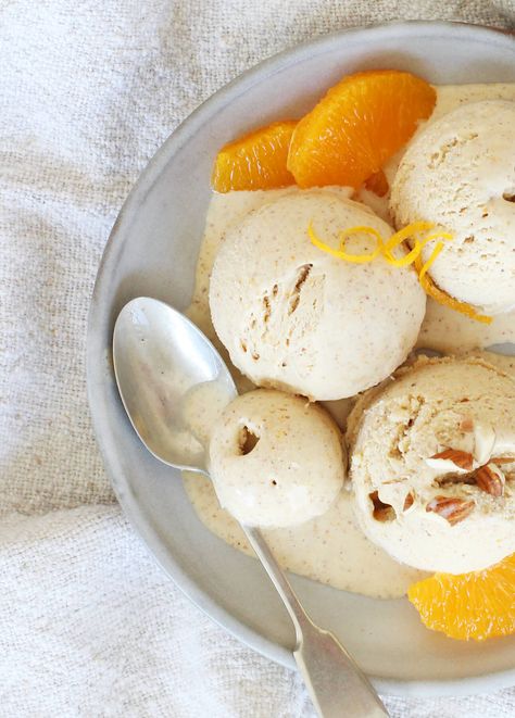 Mandola e Arancia Gelato (Almond and Orange Gelato) Lactose Free Heavy Cream, Orange Gelato, Gelato Recipes, Homemade Gelato, Orange Recipes Dessert, Vegan Gelato, How To Make Gelato, Gelato Flavors, Pistachio Gelato