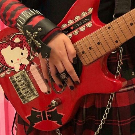 electric guitar emo hello kitty red aesthetic Pink Grunge Aesthetic, Gitar Vintage, Hello Kitty Guitar, Pink Emo, Red Electric Guitar, Red Guitar, Pink Guitar, Pastel Punk, Pink Goth