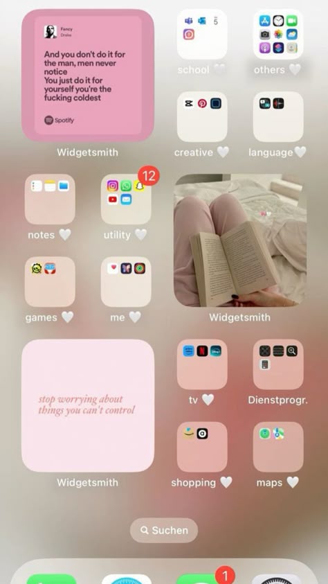 Organize Phone Apps Aesthetic, Phone Layouts Ideas, Iphone App Design Ideas, Homescreen Wallpaper Iphone Aesthetic, Cute Home Screens With Widgets, Homescreen Apps Organization, Pink Iphone Layout Homescreen, I Phone Home Screen Organization, Pink Aesthetic Wallpaper Home Screen