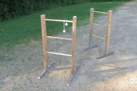 Diy Ladder Ball, Build A Ladder, Salvaged Wood Furniture, Ladder Ball, Diy Ladder, Wood Furniture Design, Wood Games, Wood Ladder, Reclaimed Wood Projects