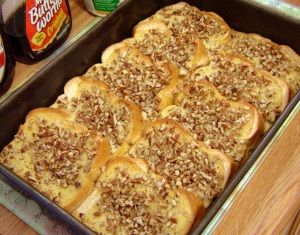 Christmas Morning - Overnight French Toast. I make this every year! Overnight French Toast, What's For Breakfast, Christmas Breakfast, Meal Of The Day, Breakfast Dishes, Recipes Breakfast, Food Breakfast, Breakfast Food, Breakfast Foods