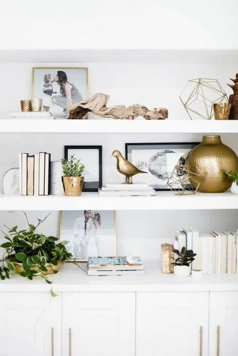 Styling Bookshelves, Shelf Decor Living Room, Decorating Bookshelves, Bookshelves In Living Room, Bookcase Decor, Design Blogs, White Shelves, Living Room Shelves, Decorating Shelves