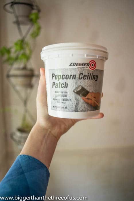 Fixing Popcorn Ceiling Diy, Fix Popcorn Ceiling Diy, Popcorn Ceiling Repair, Repair Ceilings, Ceiling Repair, Ceiling Remodel, Diy Remodeling, Drywall Finishing, How To Patch Drywall