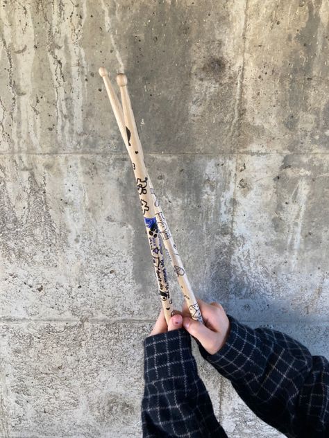 Cool Drum Sticks Designs, Decorated Drumsticks, Drumstick Aesthetic, Drumsticks For Drums, Drumsticks Aesthetic, Cool Drumsticks, Drumsticks Drums, Custom Drumsticks, Drum Stick Bag