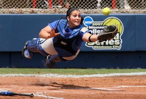 Our version of Superwoman. (What an awesome pic!) #softball #catching. DePaul catcher Jackie Tarulli-Fisher diving for a popped up bunt attempt by Washington's Alicia Matthews. Softball Catcher Pictures, Baseball Buckets, Softball Season, Softball Catcher, Softball Quotes, Softball Life, Softball Pictures, Fastpitch Softball, Girls Softball