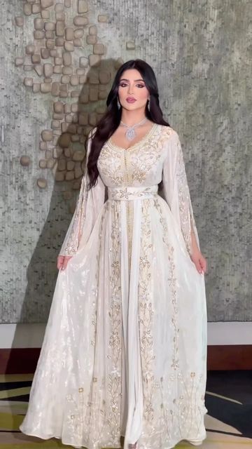 Arabic Nikkah Dress, Moroccan Wedding Dress Traditional, Moroccan Kaftan Dress Wedding, Khaliji Dress, White Nikkah Outfit, Arabian Wedding Dress, Moroccan Caftan Wedding, Arabic Wedding Dress, Arabic Gowns