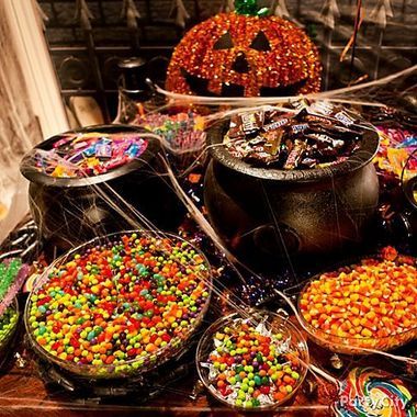 Adult Halloween Party Decorating Ideas | Throw a fun and spooky Halloween party. Photo provided by Party City Halloweenie Roast, Recetas Halloween, Hallowen Ideas, Halloween Fest, Halloween Party Ideas, Halloween House Party, Spooky Halloween Party, Adornos Halloween, Adult Halloween Party