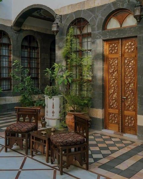 Ancient Buildings Architecture, Interior Design Classes, Damascus Syria, Arab Culture, Ancient Buildings, Moroccan Design, Jolie Photo, Home Decor Tips, House Inspo