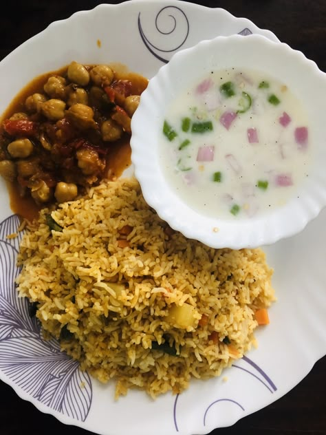 Healthy Food Snap, Rajma Chawal Aesthetic, Dal Chawal Snap, Lunch Snap, Chole Bhature Snapchat Story, Dal Chawal Snapchat, Nepali Food Snapchat, Variety Food, Tiffin Recipe