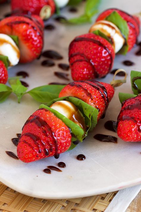 Ready in minutes, Strawberry Caprese Salad Skewers are the perfect party appetizer recipe for spring and summer. | TheSuburbanSoapbox.com Strawberry Caprese, Salad Skewers, Caprese Salad Skewers, Best Party Appetizers, Charcuterie Ideas, Caprese Skewers, Salty Treats, Best Appetizer Recipes, Balsamic Reduction