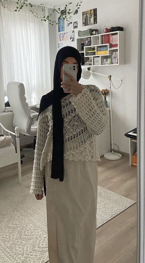 Hijab Maxi Skirt Outfit, Modest Hijabi Outfits Casual, Blouse And Skirt Outfit, Modest Crochet, Hijab Fits, Rok Outfit, Estilo Hijab, Hijabi Outfit, Modesty Outfits