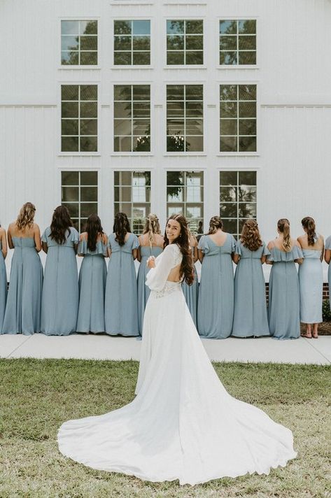 First Look Bridesmaids, Bridesmaid First Look, Bridesmaids First Look, With Bridesmaid, Bridal Shower Outfit, Bridal Prep, Bridesmaids Photos, Fun Shots, Wedding Photography Inspiration