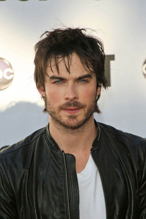 Psl Gods, Ian Joseph Somerhalder, Ian Somerhalder Vampire Diaries, Damon Salvatore Vampire Diaries, Vampire Diaries Seasons, Vampire Diaries Damon, Vampire Diaries Cast, Paul Wesley, New Hairstyle