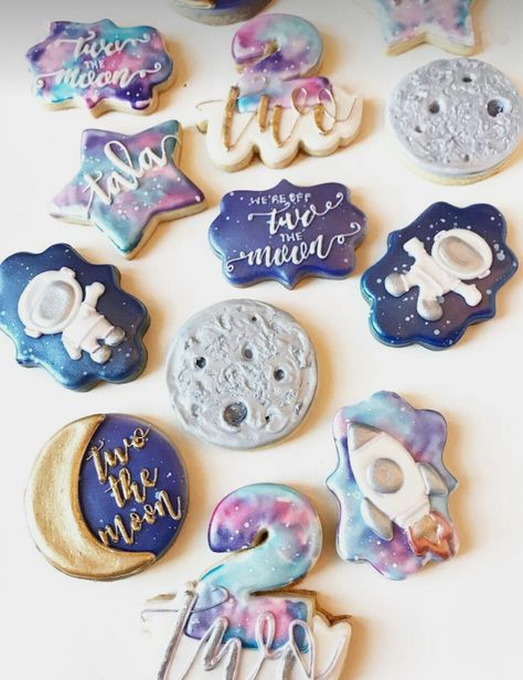 Two The Moon Cupcakes, Two The Moon Cookies, Two The Moon Birthday Party Girl, Two The Moon Cake, Moon Cookies, Moon Birthday, Two The Moon, 2nd Birthday Party For Girl, Girls Birthday Party Themes