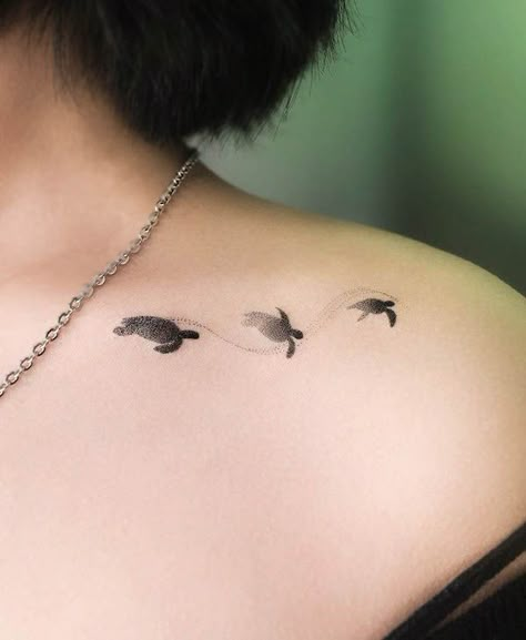 Collarbone Tattoo Ideas, Collarbone Tattoos, Clavicle Tattoo, Turtle Tattoos, Collarbone Tattoo, Sea Turtle Tattoo, Unique Small Tattoo, Turtle Tattoo Designs, Bone Tattoo