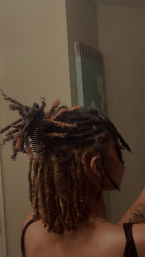 Shirt Locs Hairstyles, Short Loc No Retwist Styles, Locs With Dyed Ends, Peekaboo Locs Brown, 4b Locs Natural Hair, Dread Hairstyles Short, Short Locs Hairstyles No Retwist, Cute Short Loc Styles, Dreds Locs Short Hair