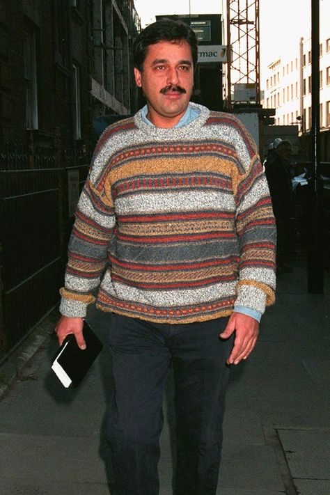 Hasnat Khan: "Mr. Wonderful." Relationship began in late summer 1995 and ended in June 1997. In May 1996, Diana visited his family. He believed that he would find the inevitable media attention "hell". Hasnat Khan, Egyptian Kings And Queens, British Nobility, John Spencer, Princes Diana, Charles And Diana, Mr Wonderful, Flirting Tips For Girls