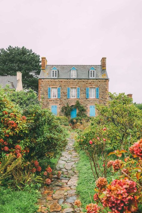 French Countryside Aesthetic, French Aesthetic, France Aesthetic, France Travel Guide, Brittany France, Inspire Me Home Decor, Voyage Europe, Hand Luggage, French Countryside