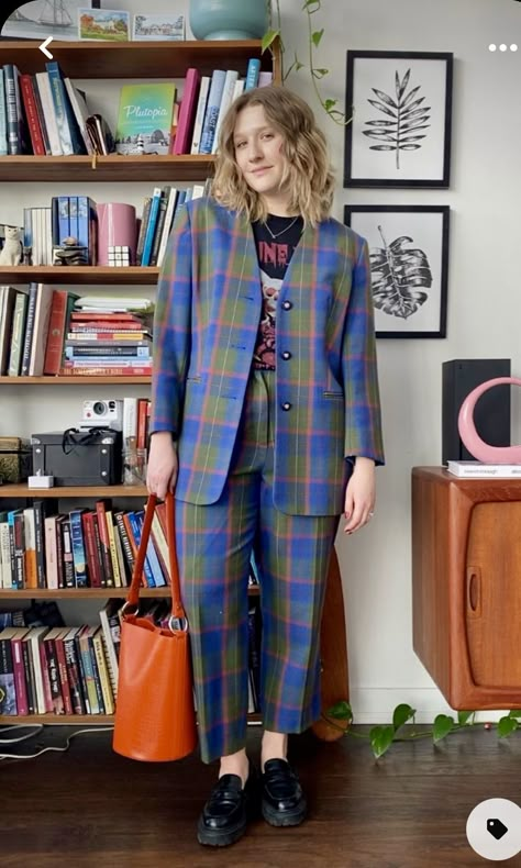 Office Clothing Aesthetic, Work Outfits Women Creative, Quirky Librarian Fashion, Artist Work Outfit, Quirky Corporate Outfits, Midsize Maximalist Fashion, Street Business Casual Outfits, Eclectic Business Attire, Vintage Office Wear