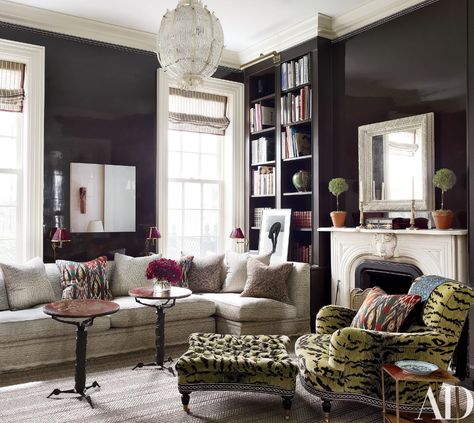 Jeffrey Bilhuber Revamps an 1870s Brownstone in Manhattan | Architectural Digest Nyc House, Painted Bookshelves, Lacquered Walls, Glamorous Interiors, Black Rooms, Traditional Office, Design Salon, Brown Walls, Dark Wall