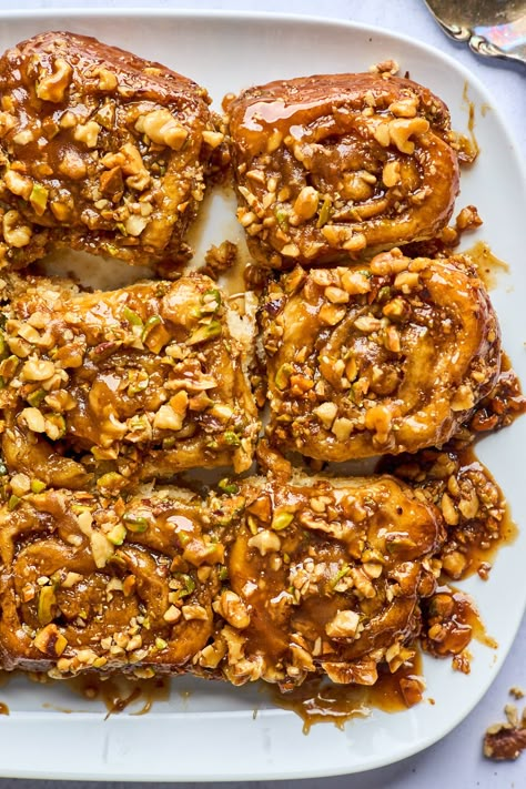 Baklava Sticky Buns | Olive & Mango Glazed Cinnamon Rolls, Homemade Espresso, Espresso Glaze, Sticky Buns Recipes, Chomp Chomp, Brunch Recipe, Hit Different, Breakfast Sweets, Desserts Vegan