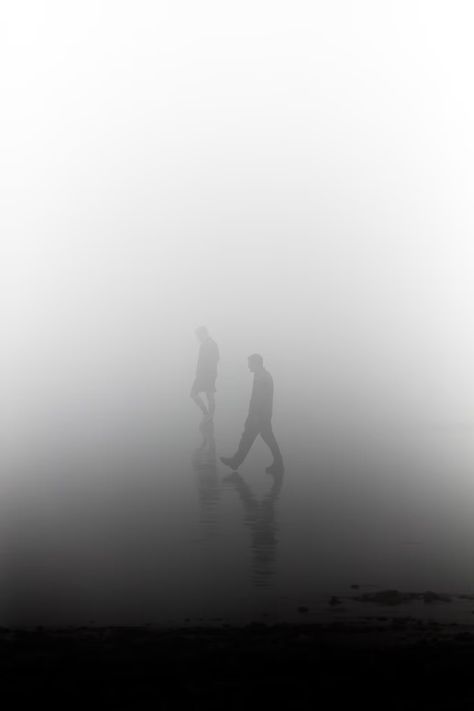 silhouette of man during foggy day photo – Free Grey Image on Unsplash Silhouette Architecture, Fog Photography, Beach Illustration, Silhouette Photos, Ocean Wallpaper, The Uncanny, The Fog, Aesthetic Painting, Wallpaper Online