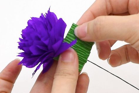 Birdcage Ideas, Handmade Paper Craft, Crepe Paper Flowers Diy, Crepe Flowers, Rolled Paper Flowers, Apron Patterns, Party Streamers, Flowers Craft, Paper Flower Crafts