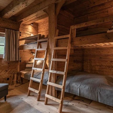 Mountain Bunk Room, Cabin Bunk Room, Cozy Cabin Interior, Cabin Bunk Beds, House Bunk Bed, Cabin Aesthetic, Cabin Inspiration, Chalet Interior, Montana Homes