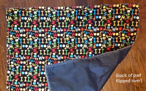 Diy Puppy Pads, Dog Pee Pads Diy Ideas, Diy Potty Pads For Dogs, Diy Pee Pads For Dogs, Diy Puppy Pee Pads, Diy Reusable Puppy Pads, Diy Washable Puppy Pee Pads, Pee Pad Training Puppies Dogs, Washable Puppy Pads