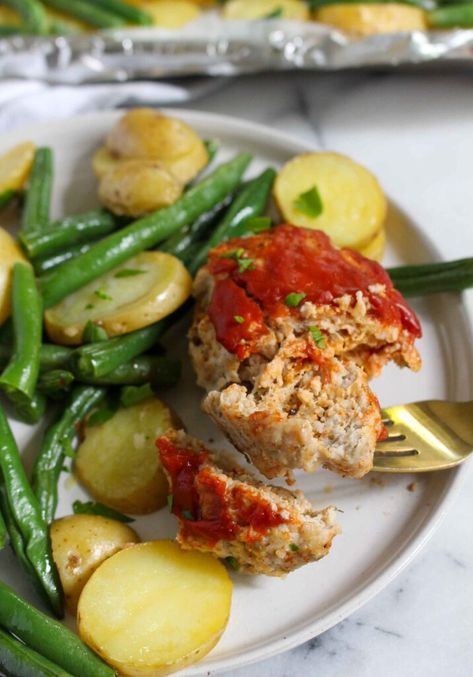 Sheet Pan Mini Chicken Meatloaf - Chelsey Amer Mini Chicken Meatloaf, Meatloaf Food Network, Sheet Pan Meatloaf, Meatloaf Recipes Food Network, Pan Meatloaf, Chicken Meatloaf Recipe, Mini Meatloaf Recipes, Chicken Meatloaf, Gluten Free Chocolate Chip